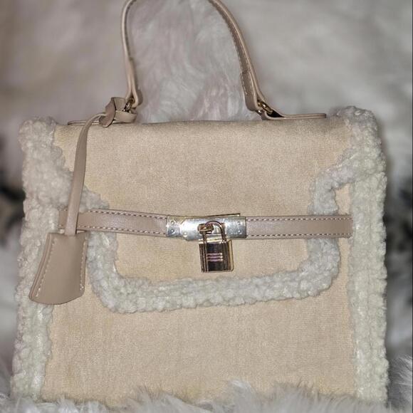 Badgley Mischka - Picture 1 of 2